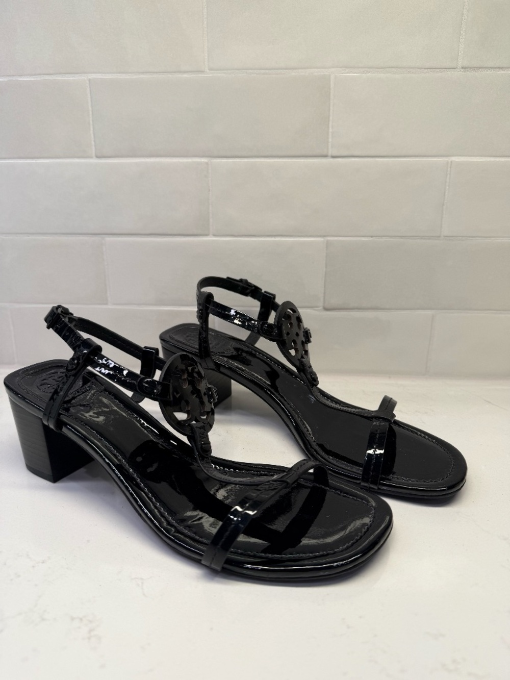 Brand New Tory Burch Patent Leather Black Block Heel Sandals Size 8